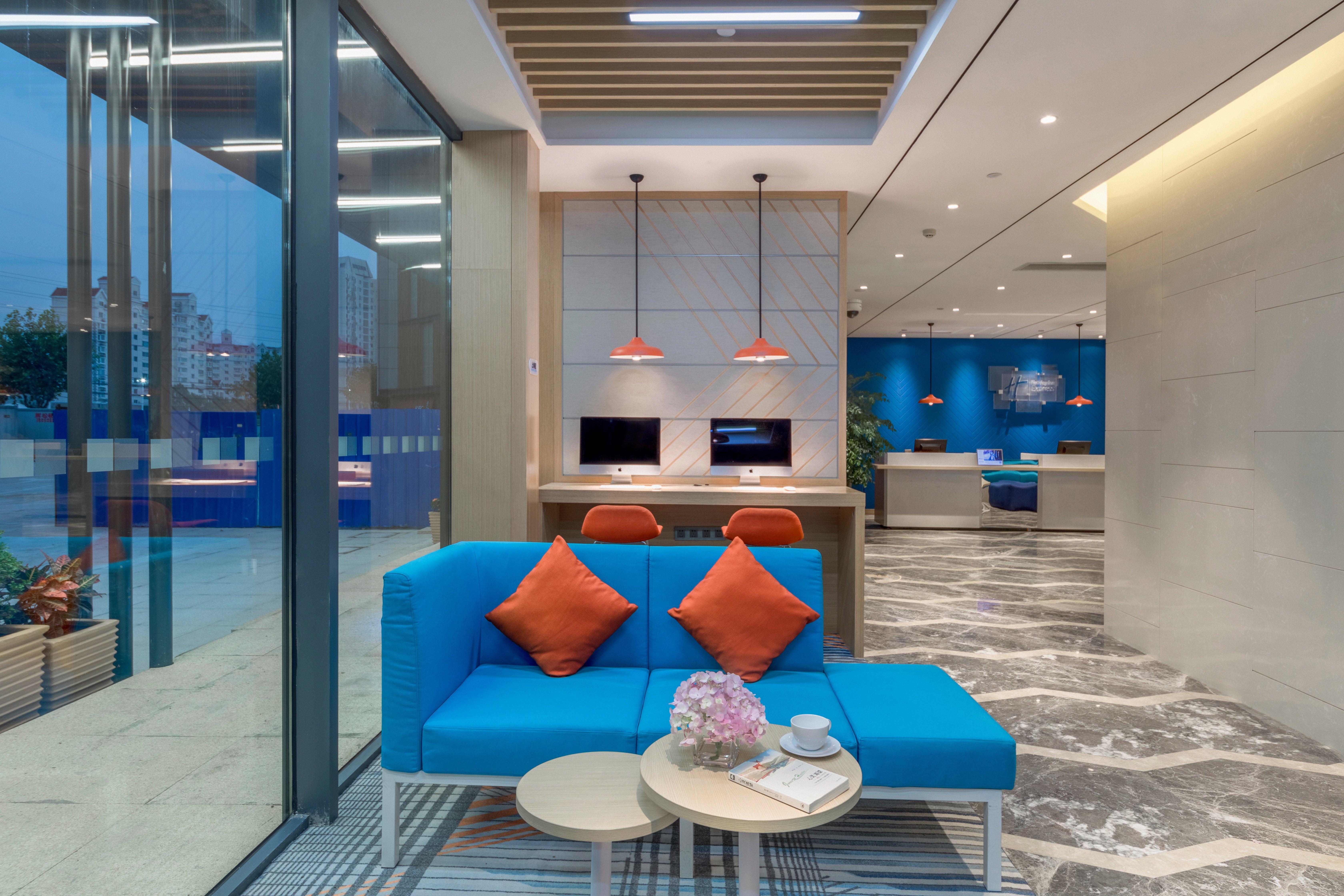 Holiday Inn Express Shanghai Jiading Center By Ihg ภายนอก รูปภาพ